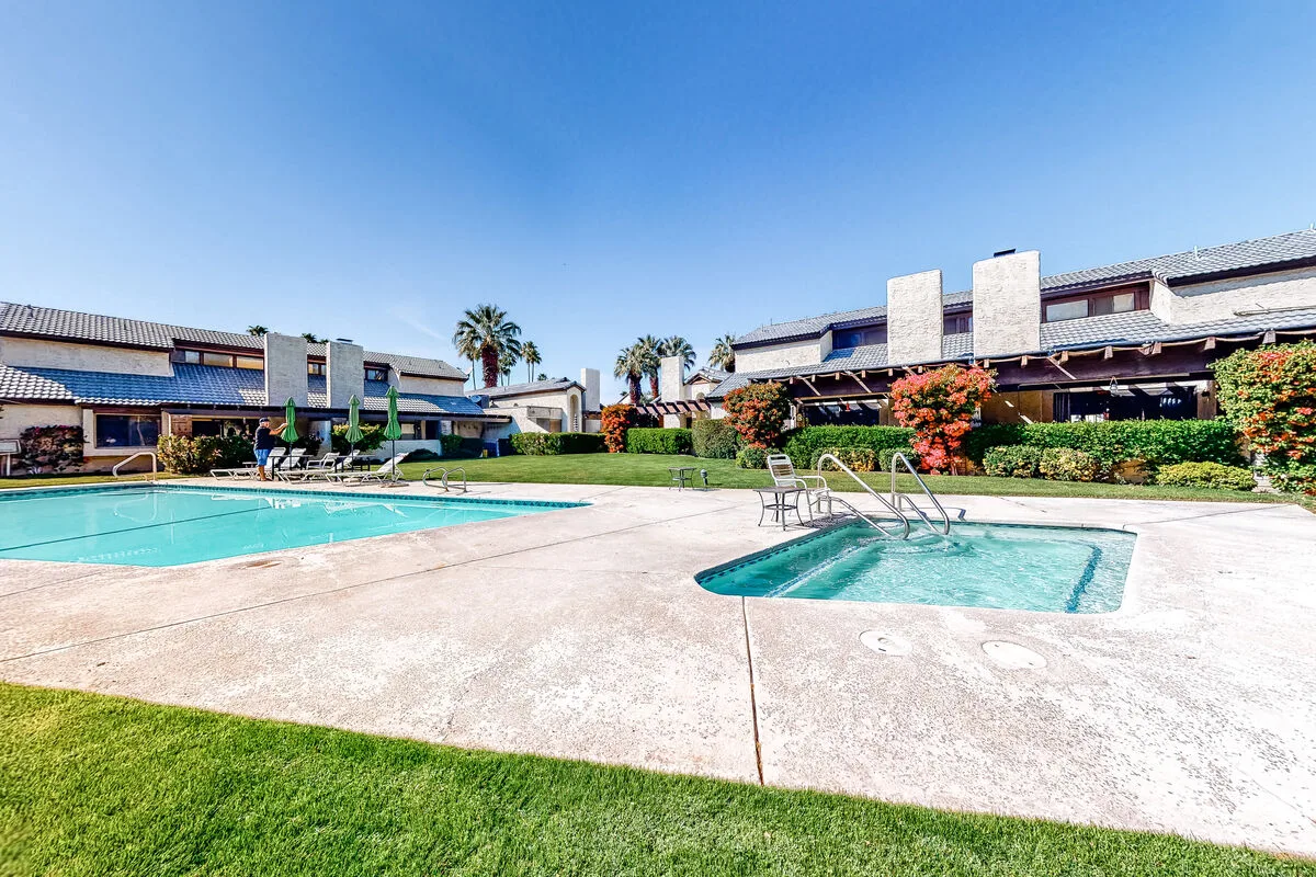 Poolside Getaway - 4610