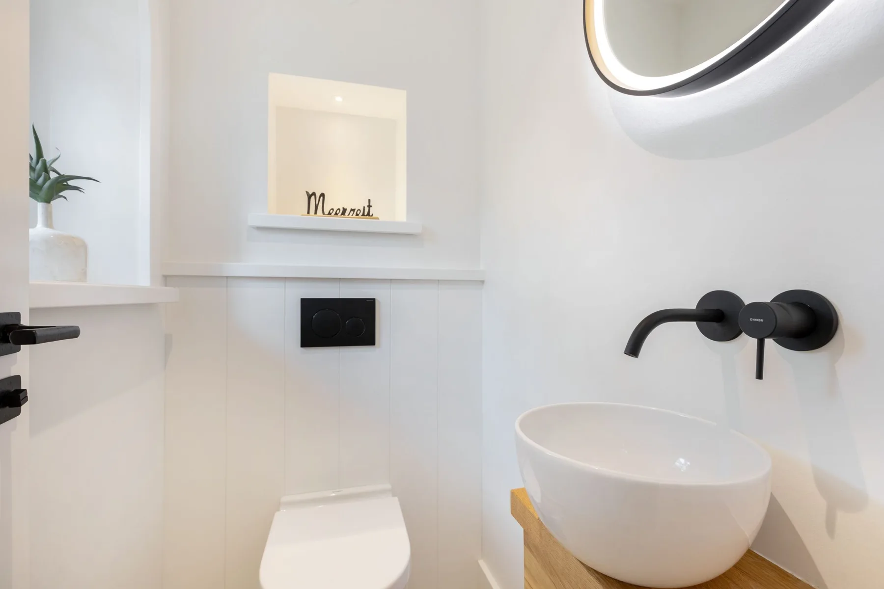 Hausteil im UG, EG, OG, DG ca.  140m² Nutzfläche, keine Haustiere erlaubt.