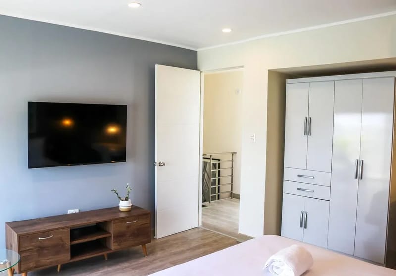 Outstanding 2BR Duplex with AC in San Isidro