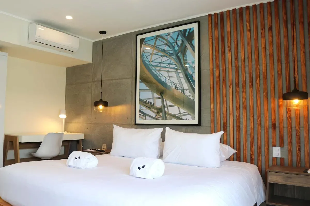 Outstanding 2BR Duplex with AC in San Isidro