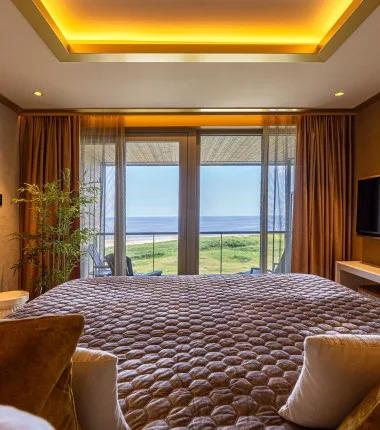 Suite bedroom