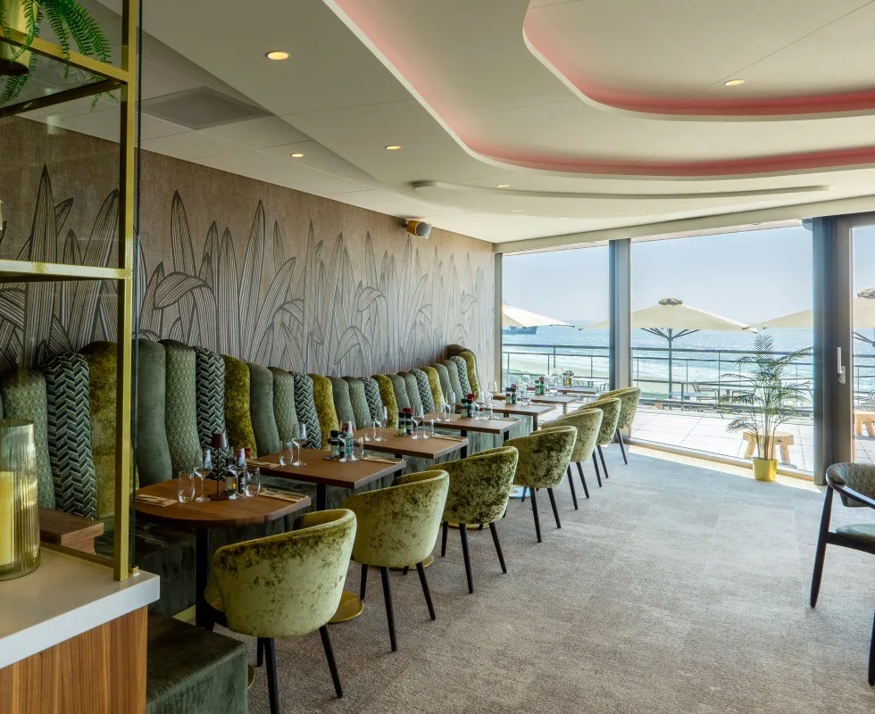 Hotel restaurant