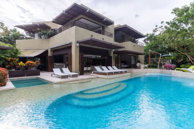 Attractive 6BR Villa w/ Pool at Mesa de Yeguas