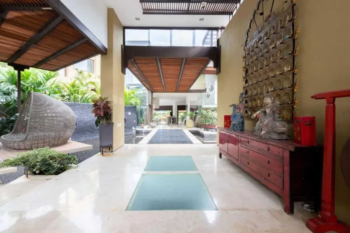Attractive 6BR Villa w/ Pool at Mesa de Yeguas