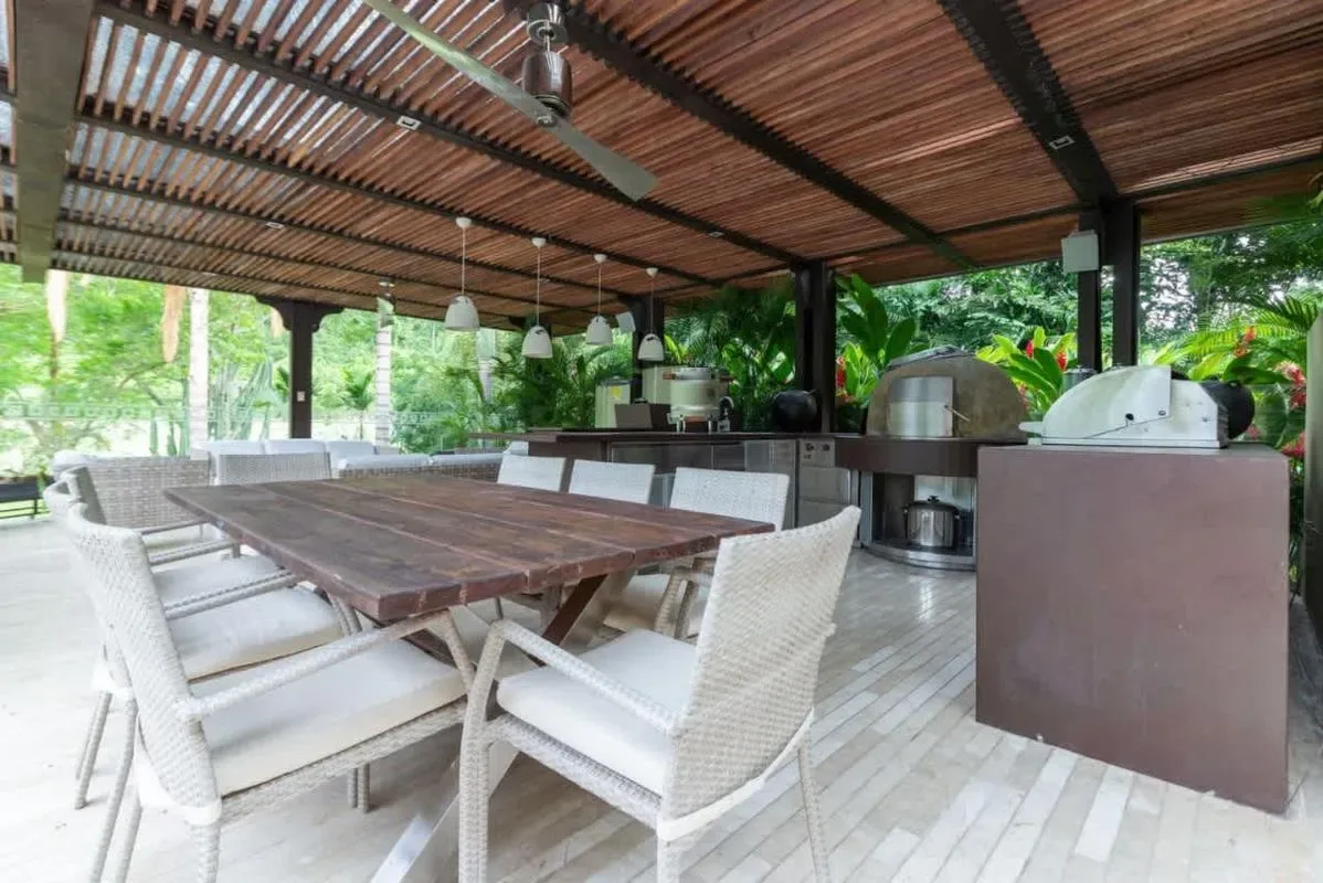 Attractive 6BR Villa w/ Pool at Mesa de Yeguas