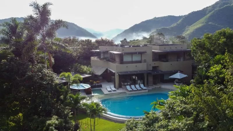 Attractive 6BR Villa w/ Pool at Mesa de Yeguas