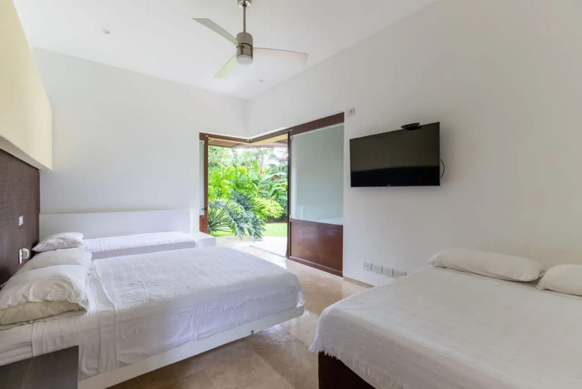 Attractive 6BR Villa w/ Pool at Mesa de Yeguas