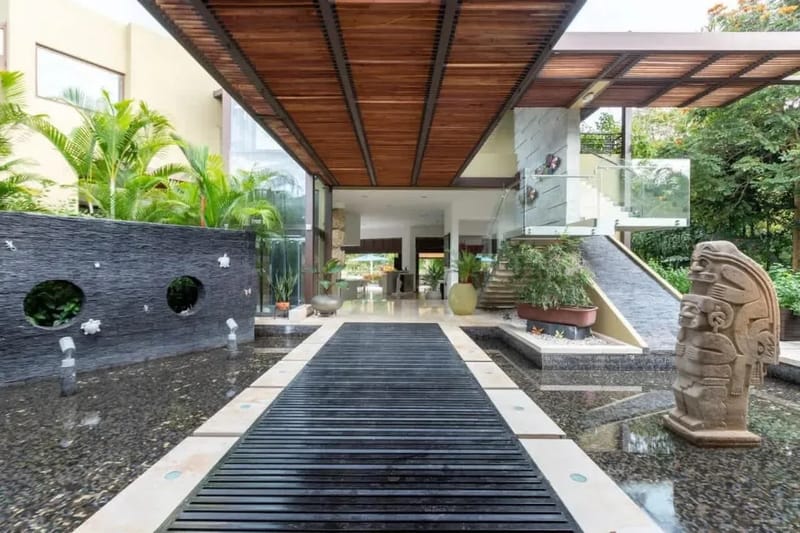 Attractive 6BR Villa w/ Pool at Mesa de Yeguas