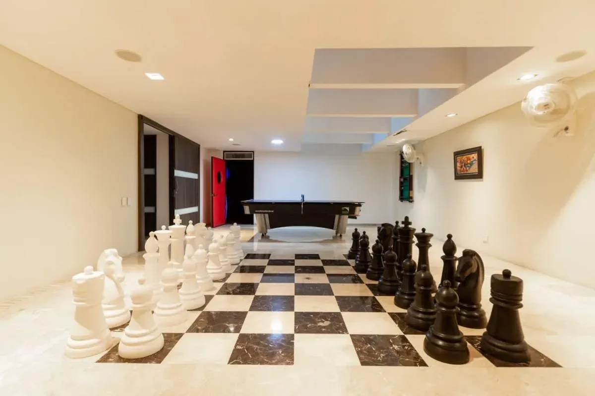 Attractive 6BR Villa w/ Pool at Mesa de Yeguas