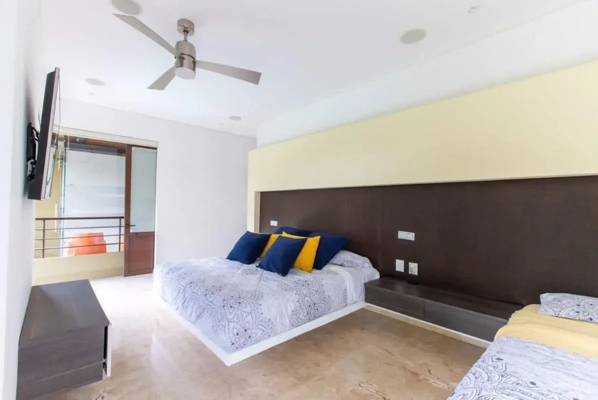 Attractive 6BR Villa w/ Pool at Mesa de Yeguas