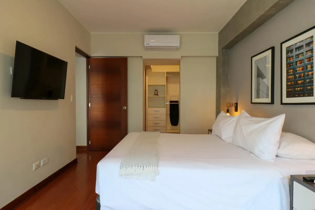 Lush 2BR w/AC Near Kennedy Park in Miraflores