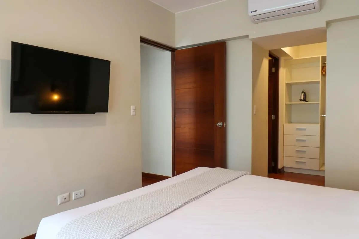 Lush 2BR w/AC Near Kennedy Park in Miraflores