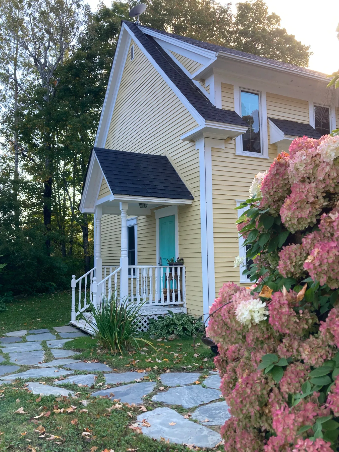The Maplegrove Inn