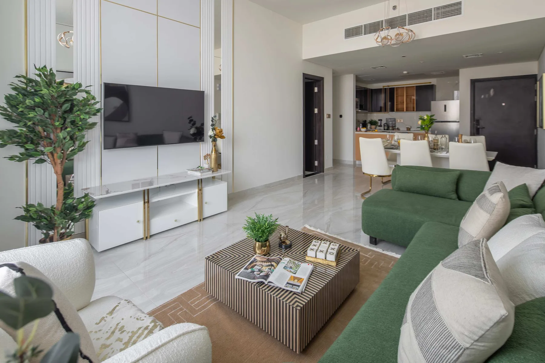 Luxe 3BR w/ Private Pool & Maid's Room in AlFurjan