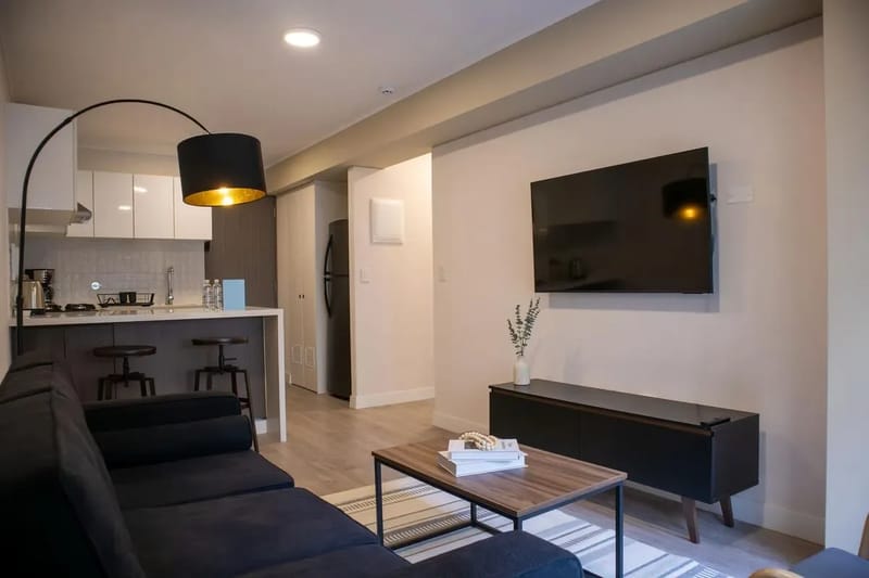 Startling w/Balcony 1BR in Miraflores