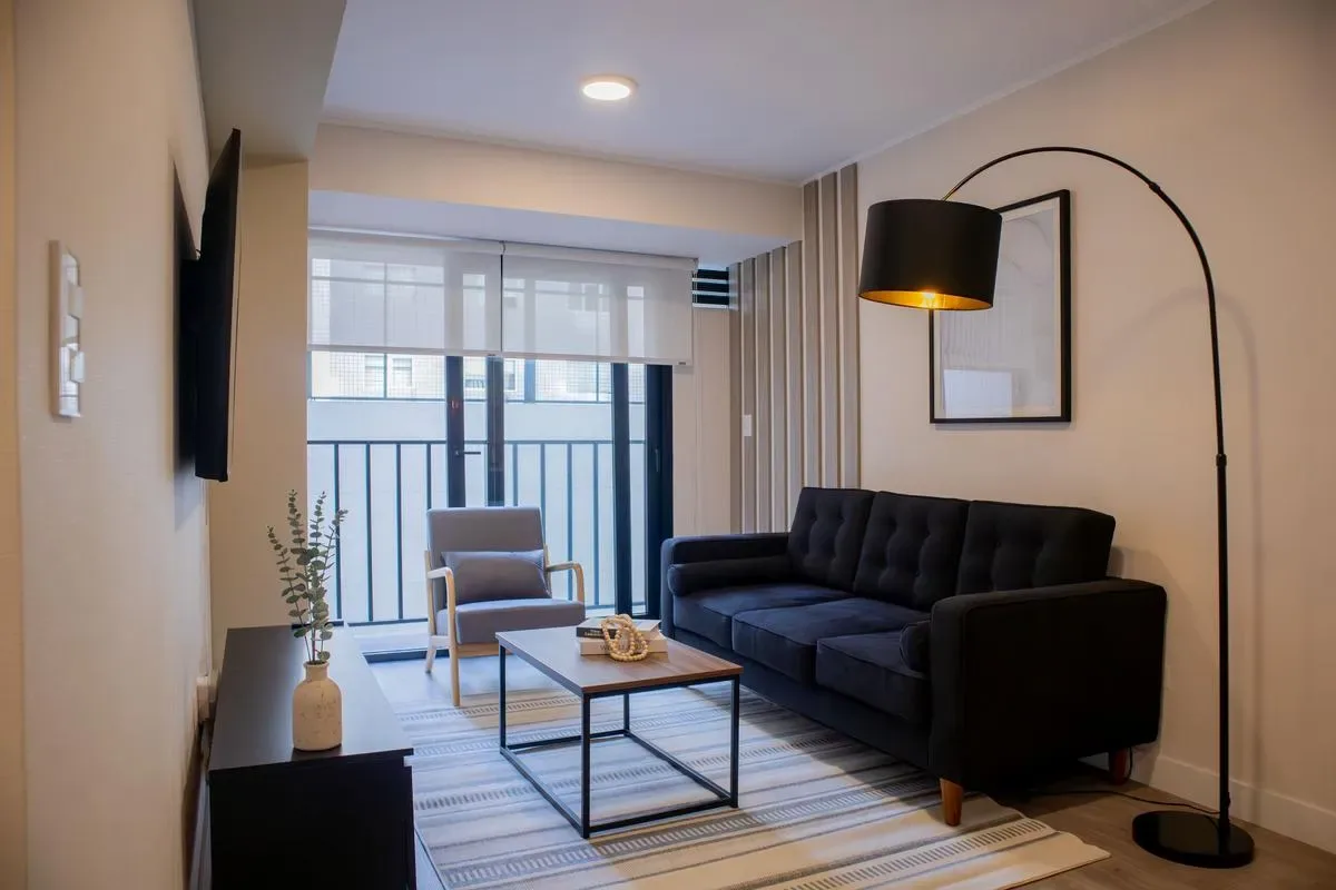 Startling w/Balcony 1BR in Miraflores