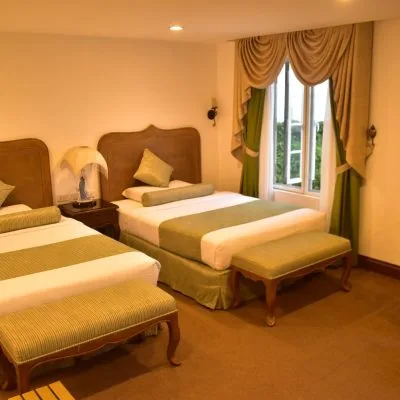 Awesome Executive Suite room