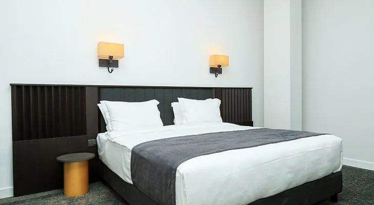 Pine Astoria Hotel