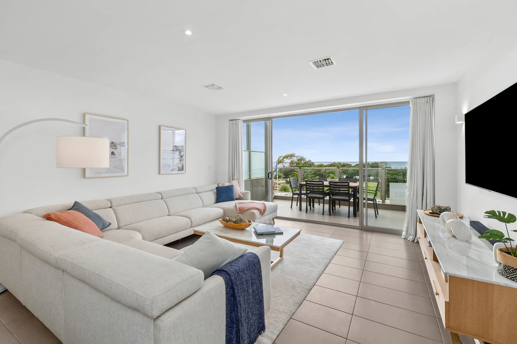 Waterfront One – Ocean Bliss