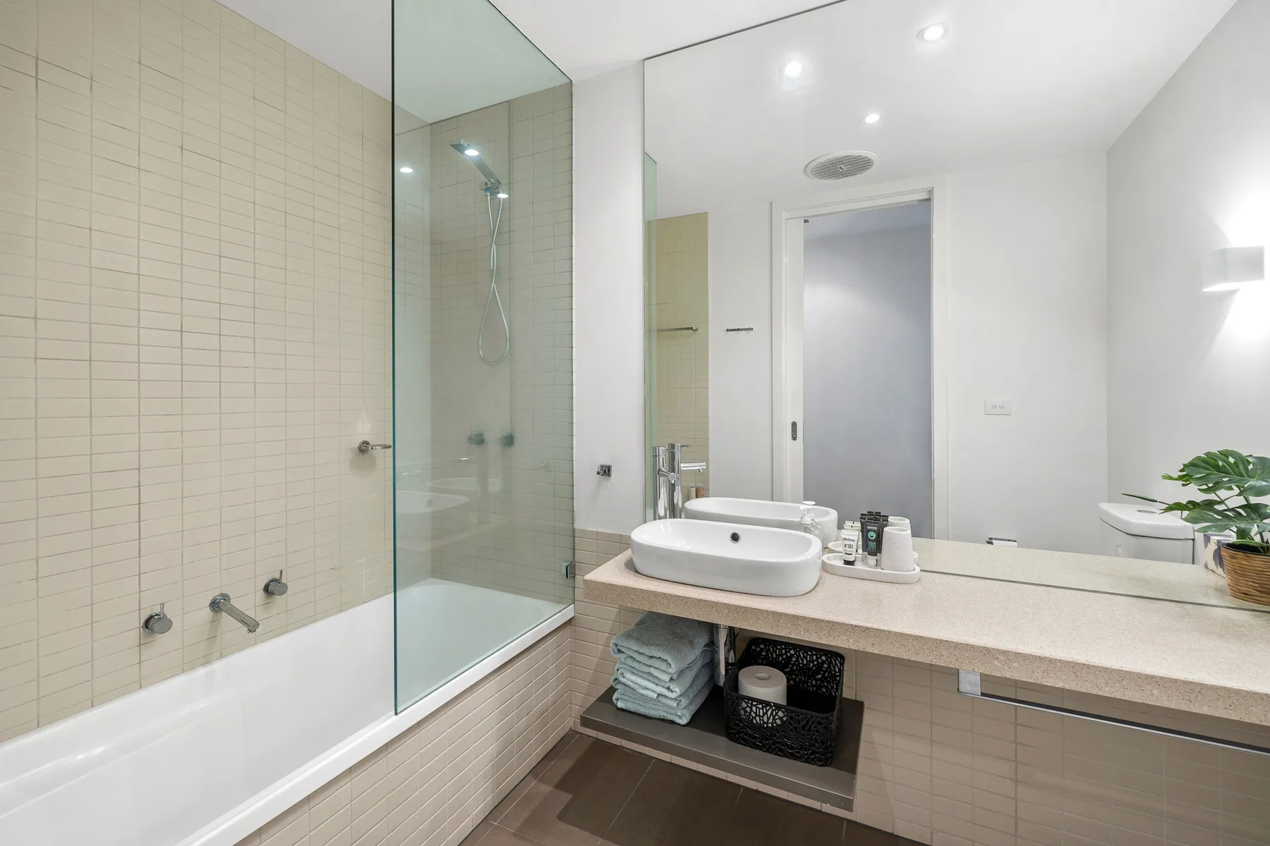 Waterfront One – Ocean Bliss