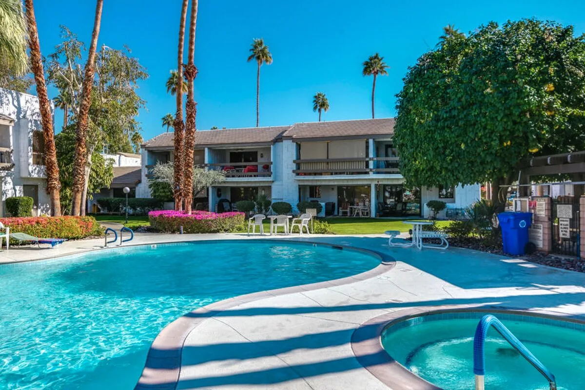Waverly Palms - 8340