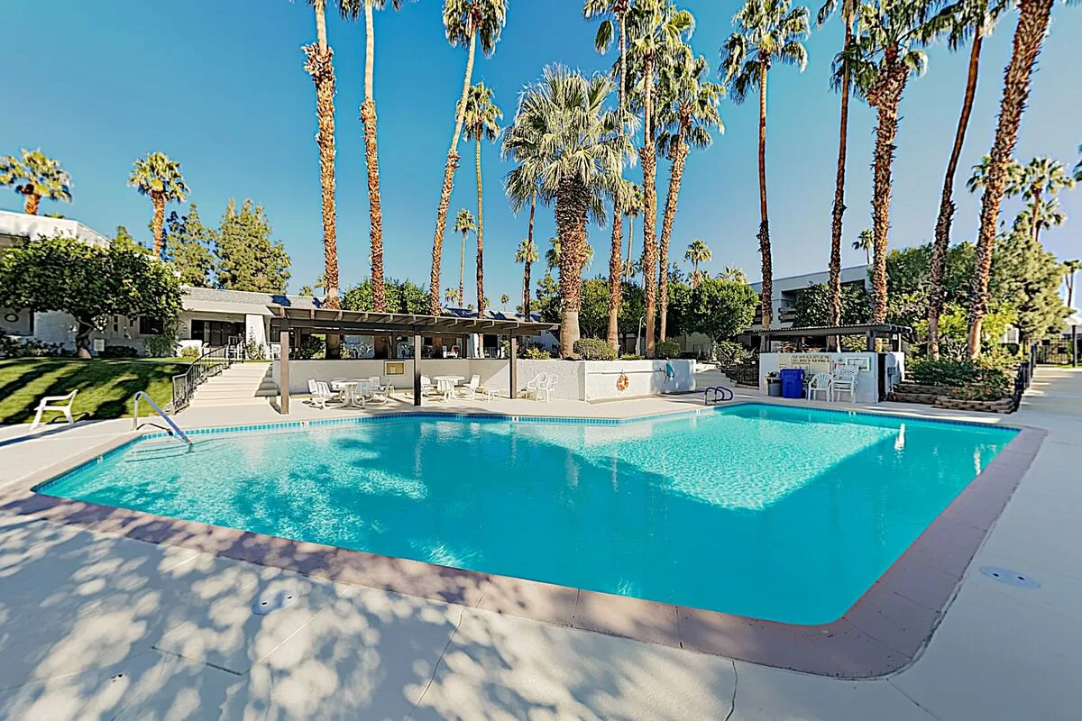 Waverly Palms - 8340