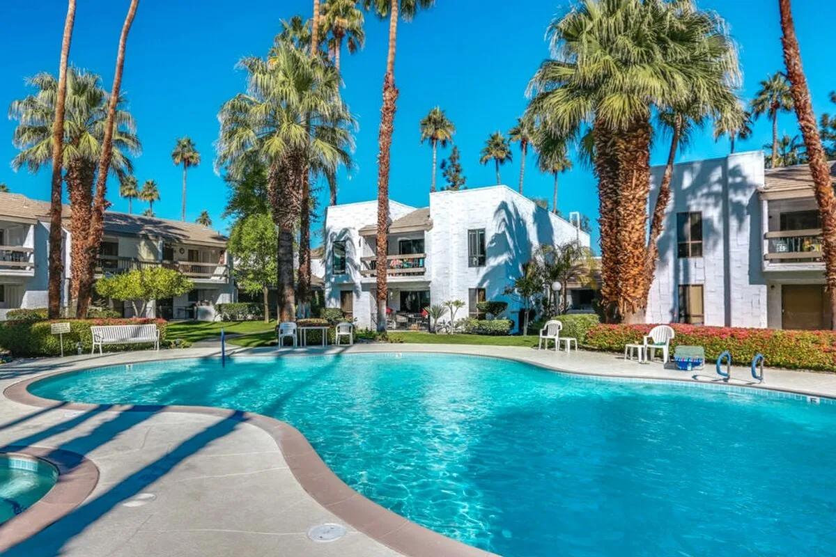 Waverly Palms - 8340