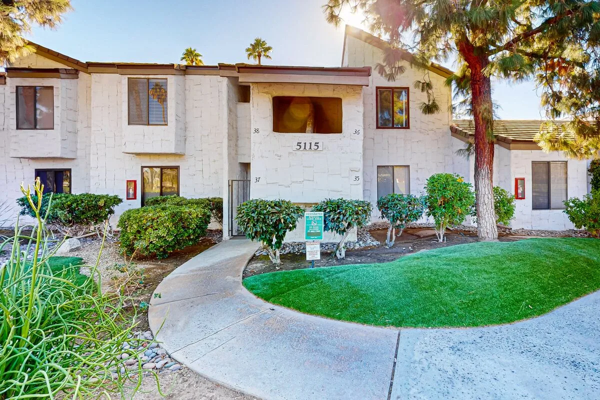 Waverly Palms - 8340