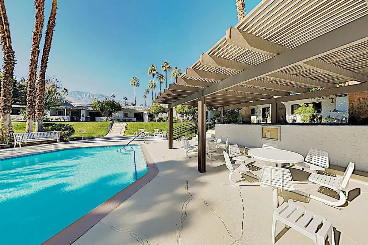 Waverly Palms - 8340