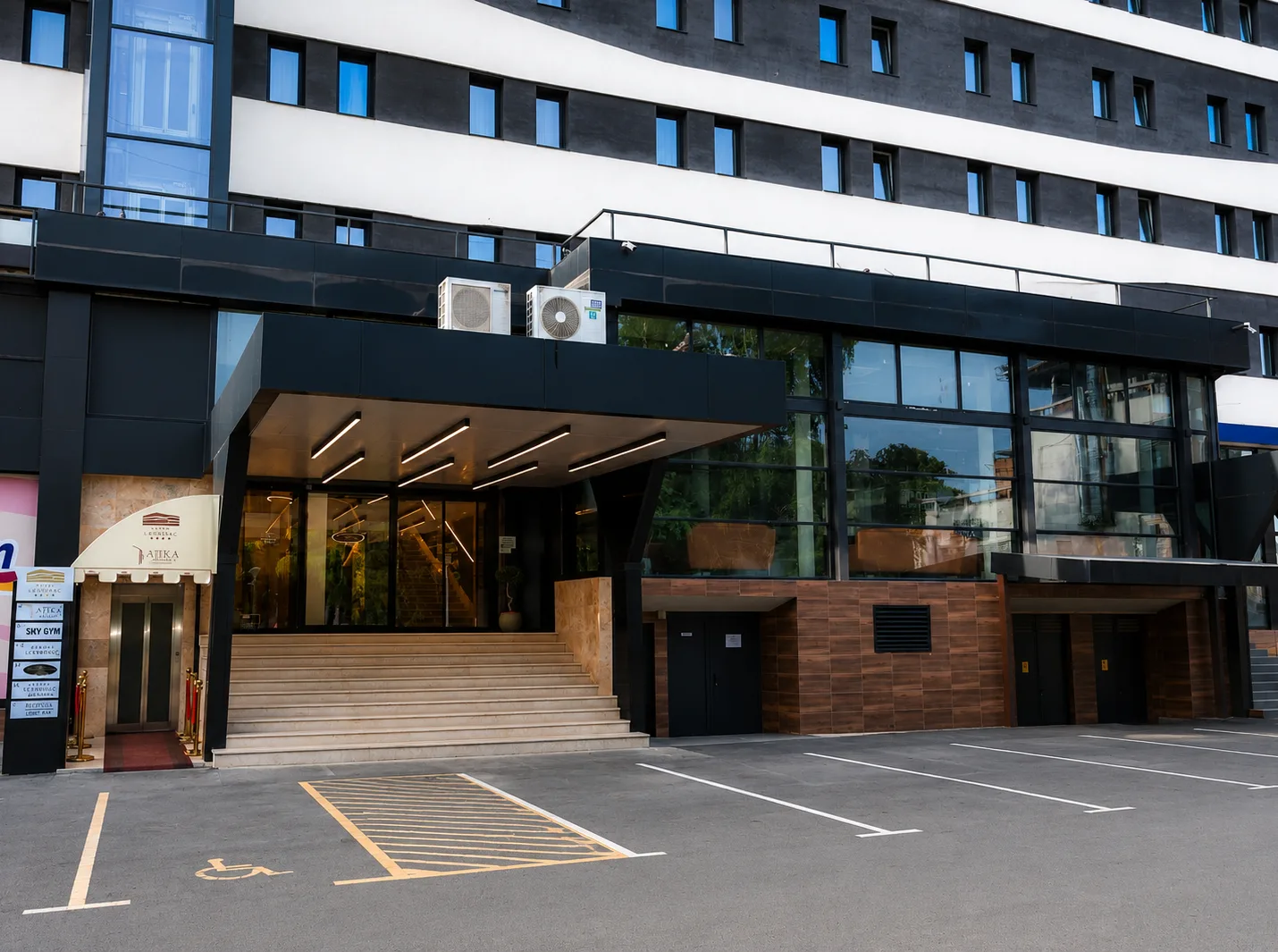 Estacionamiento del hotel