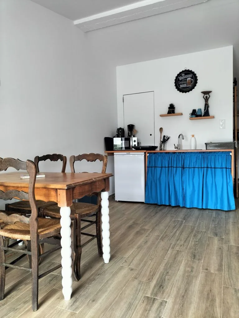 Studio Gina kitchenette