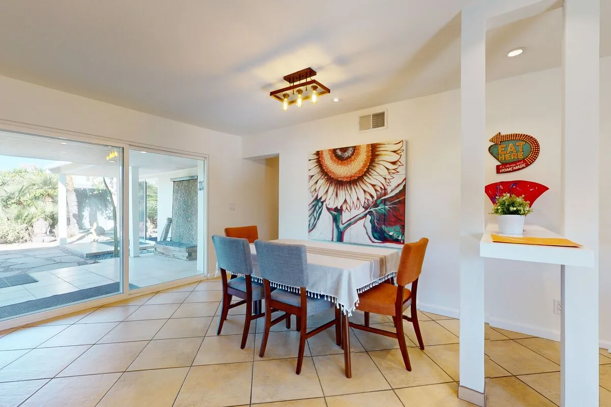 East Venetia Manor - 3515