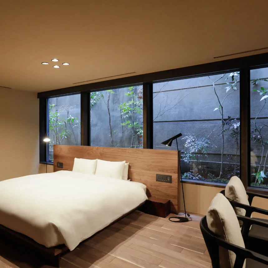 Room 201, courtyard view with open-air bath