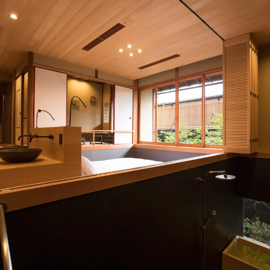 Room 105, Garden View split-level
