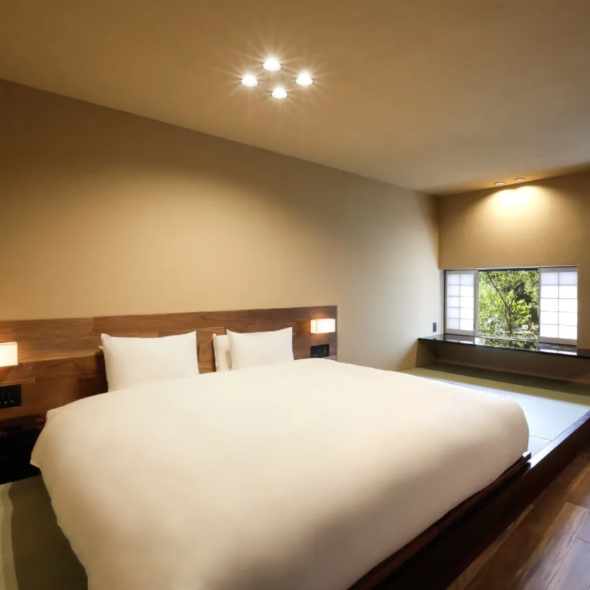 Room 202, courtyard view with tatami room