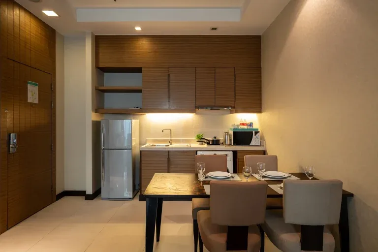 Suite with pool.