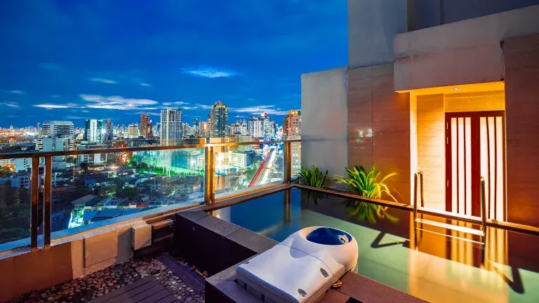 Pool suite.