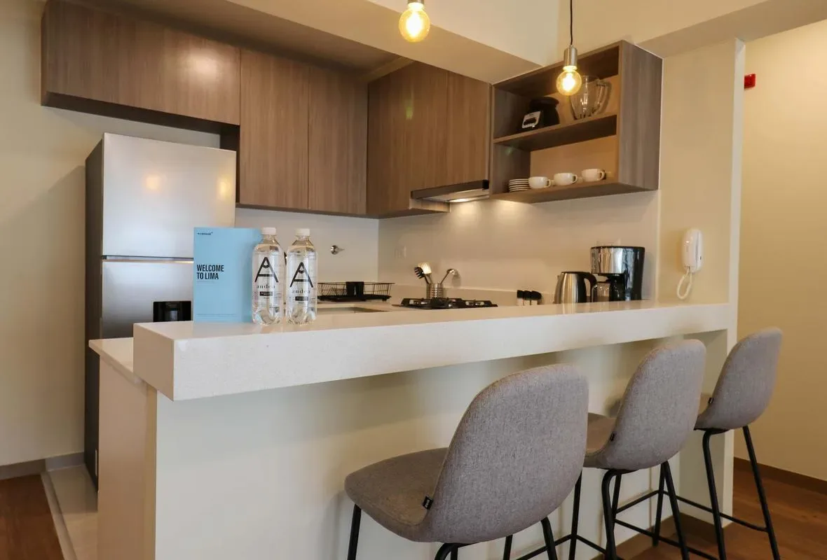 Comfy 2BR w/ Modern Balcony Near Kennedy Park