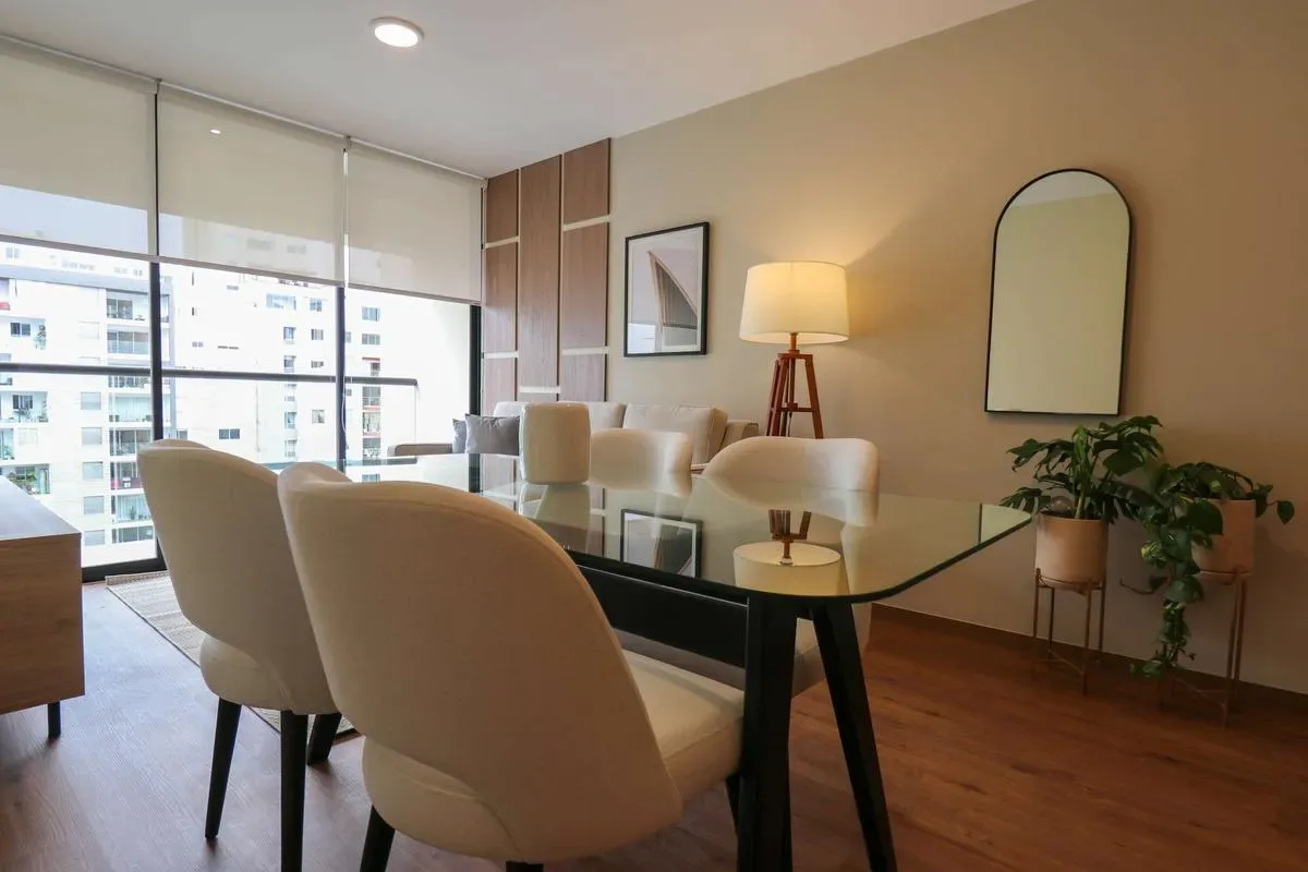 Comfy 2BR w/ Modern Balcony Near Kennedy Park