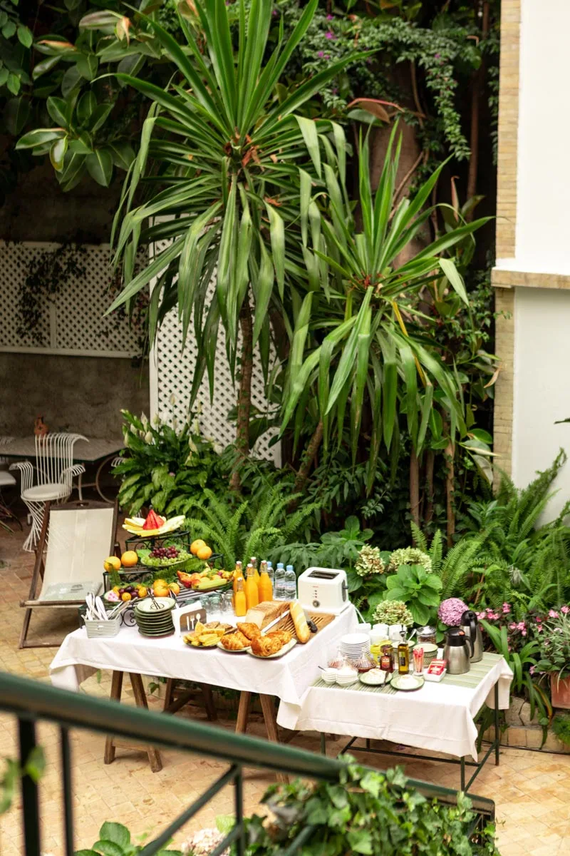 Jardín y zona de piscina