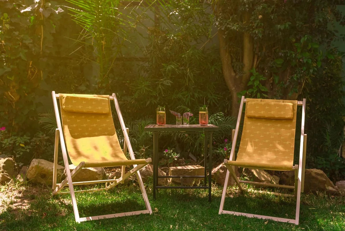 Jardín y zona de piscina