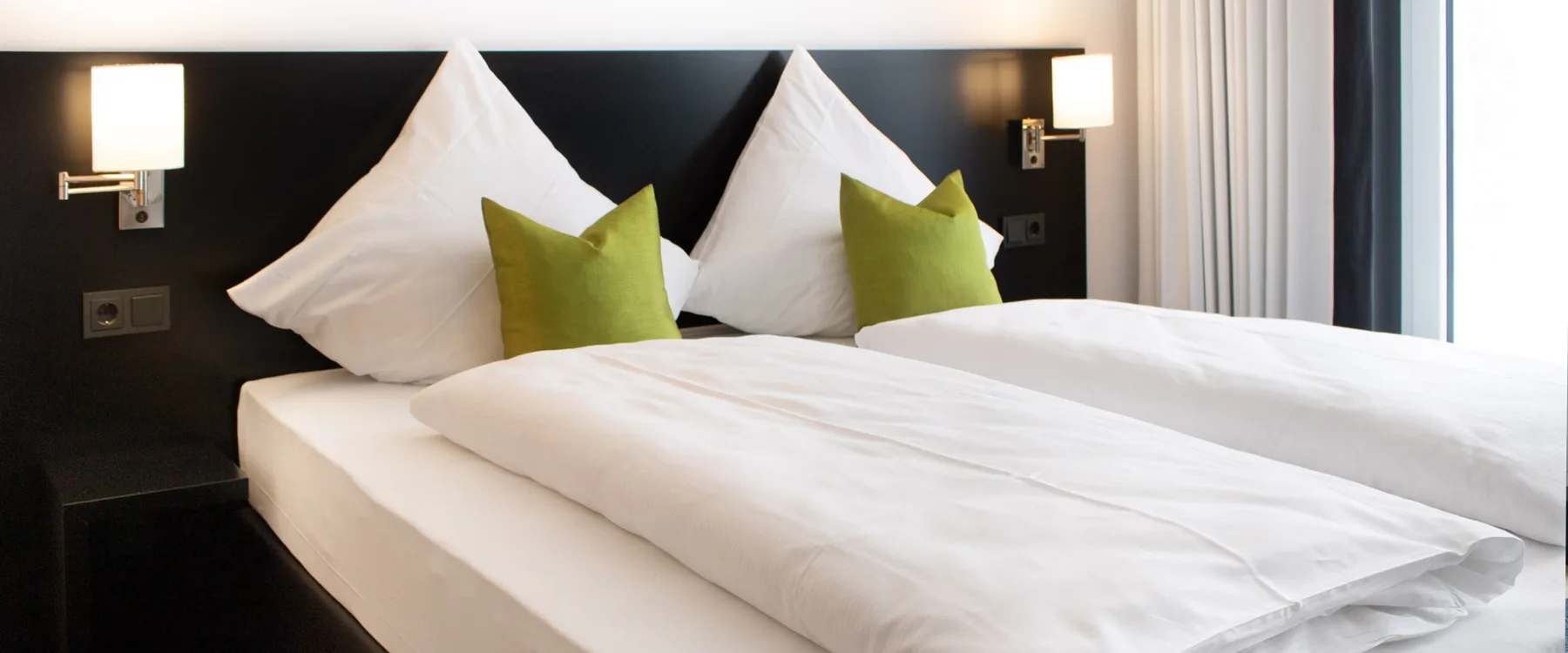 Cama doble con base de muelles
