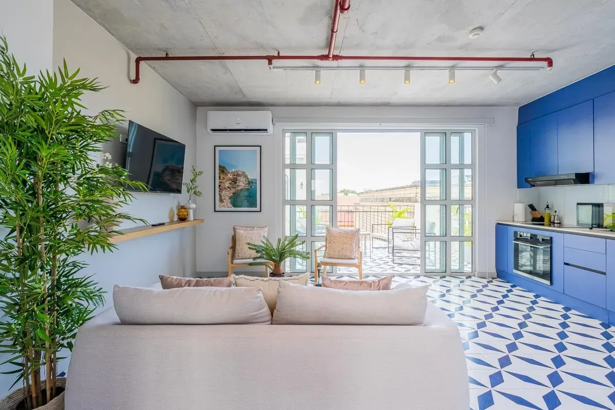 Spacious 2BR in Plaza Herrera w/ Terrace