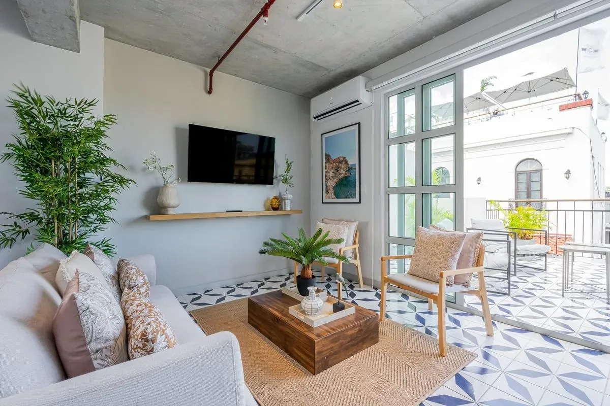 Spacious 2BR in Plaza Herrera w/ Terrace