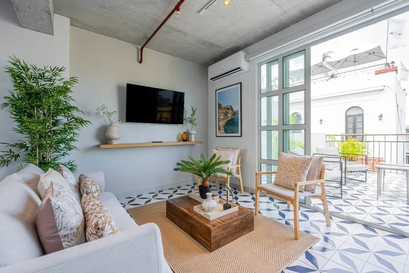 Spacious 2BR in Plaza Herrera w/ Terrace