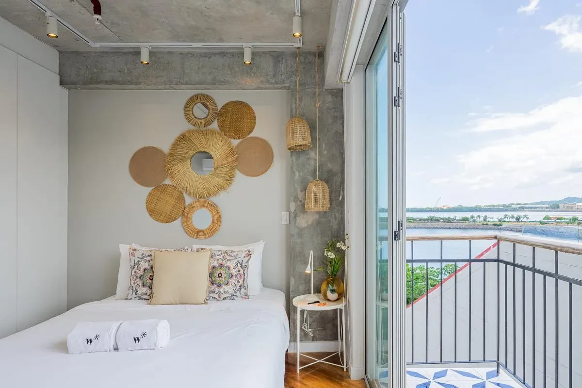 Spacious 2BR in Plaza Herrera w/ Terrace