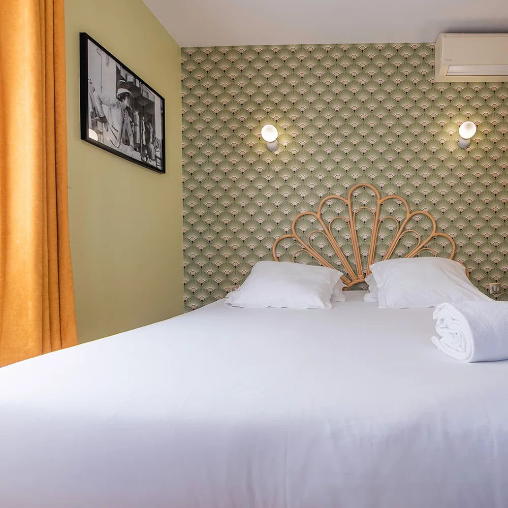 Belle room