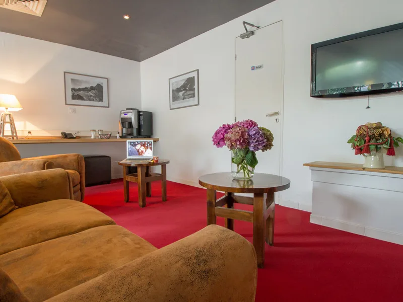 Reception lounge