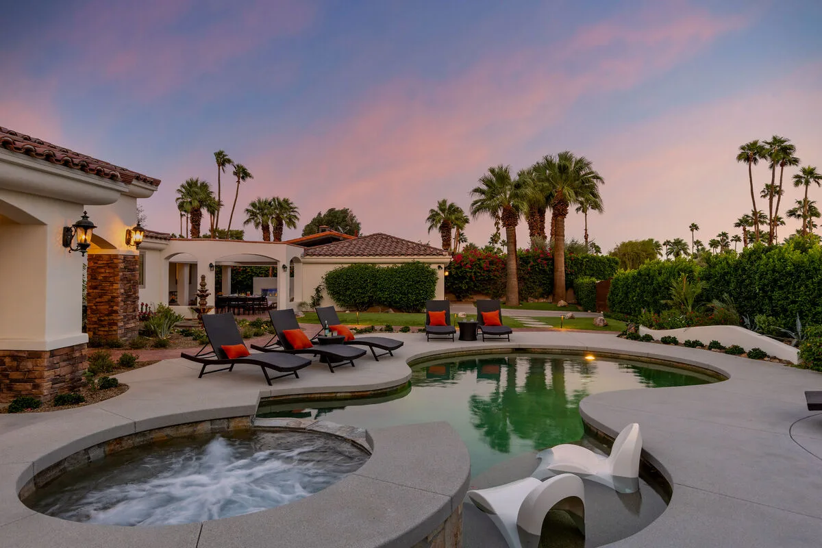 Mirador Desert Oasis