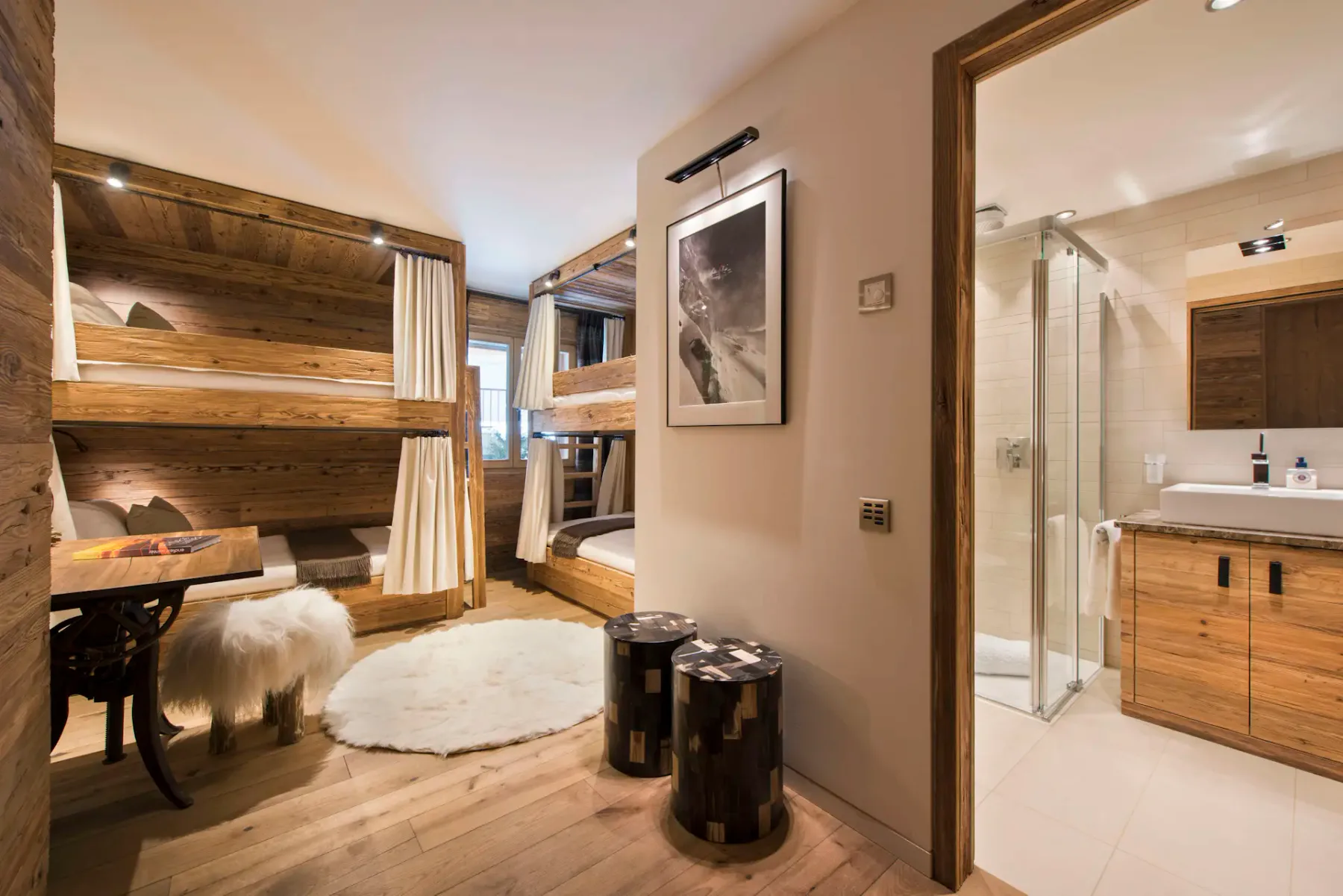 Habitación cuádruple elegante con literas Rosalp 3 Verbier